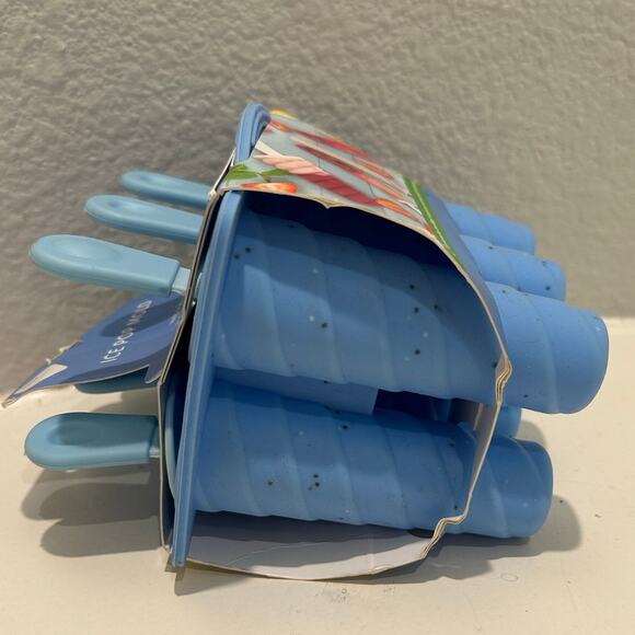 GOURMET Blue Spiral Ice Pop Molds Drip Free Sticks Makes 6 Popsicles - Picture 4 of 5